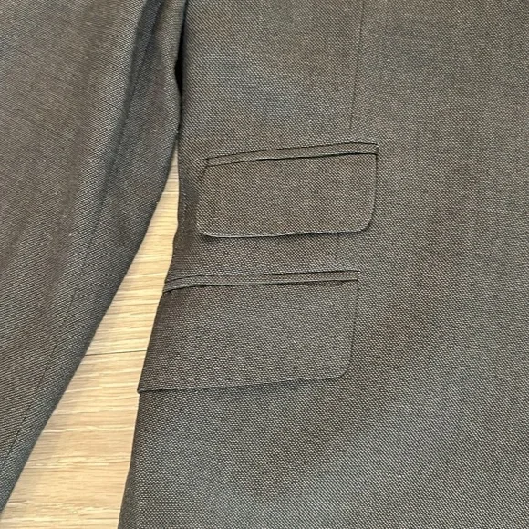 Grey Tailored Suit Brand: Beverly Hills Polo Club Suit Size: 38R Pant Size: 32WR - Picture 3 of 13